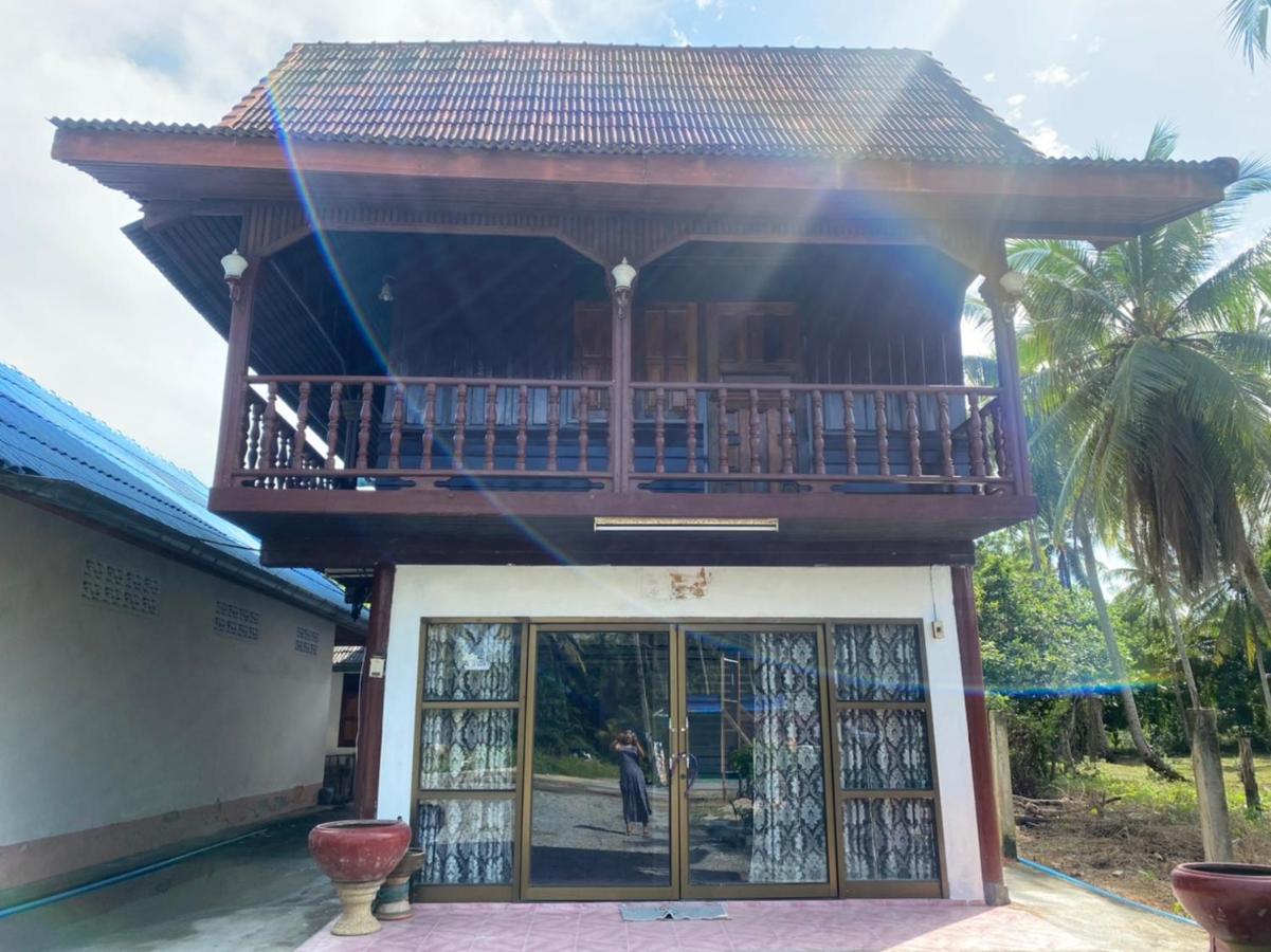 Reindeer House Wat Chedi 4 People Hotel Сичон Екстериор снимка